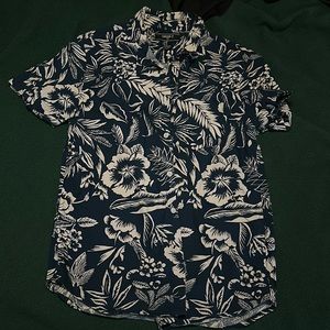 Forever 21 button down t-shirt blue Hawaiian